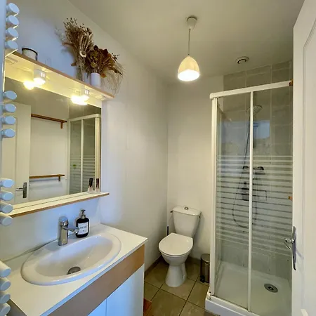 35m2 A La Madeleine: Salon, Cuisine & Sdb Prives *