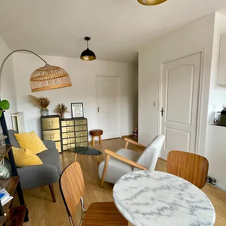 35m2 A La Madeleine: Salon, Cuisine & Sdb Prives La Madeleine (Nord)