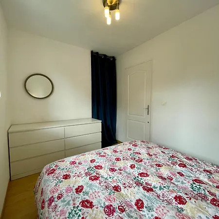 Apartman 35m2 A La Madeleine: Salon, Cuisine & Sdb Prives